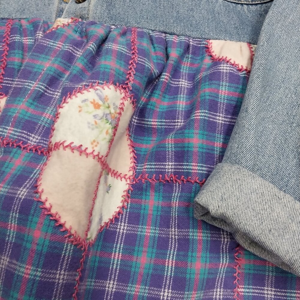 3758 Size 1XL Upcycled Cabin Creek Jean Tunic In Purple and Red Quilt Trim. - Picture 3 of 8